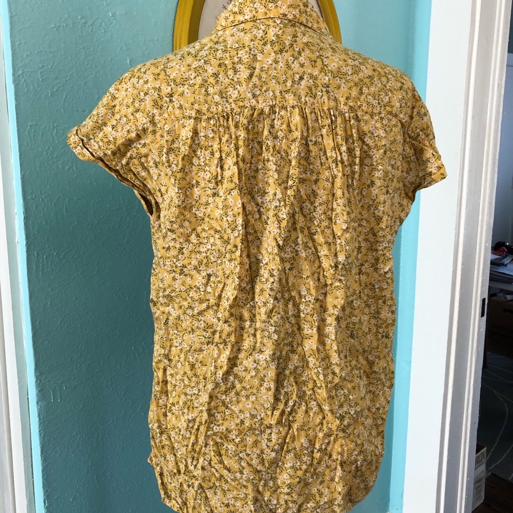 Old Navy Button Down Blouse size M - Picture 3 of 4